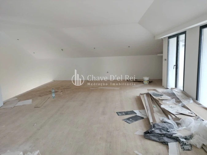 Apartamento T4 para Venda em Repeses e São Salvador Foto 3