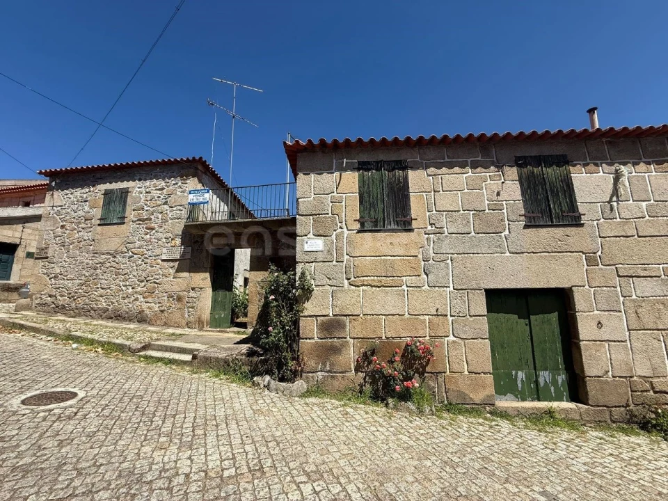 Moradia T6 para Venda em Numão Foto 6