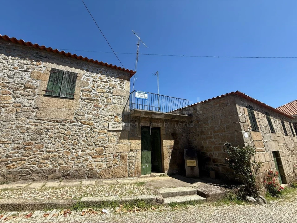 Moradia T6 para Venda em Numão Foto 24