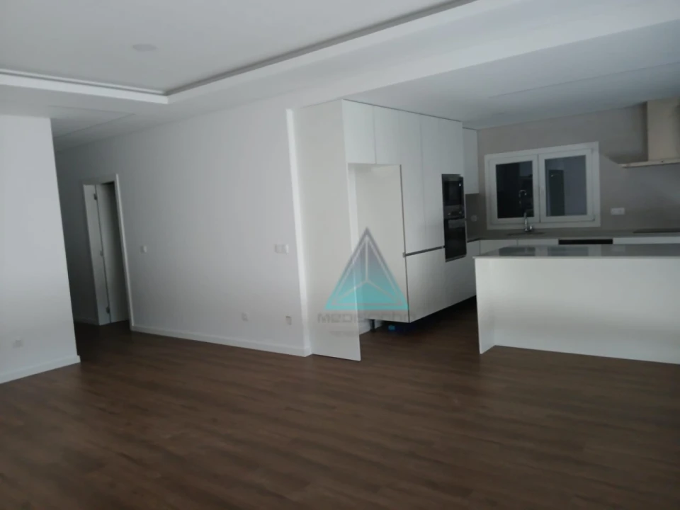 Moradia T4 para Venda em Fernao Ferro Foto 7