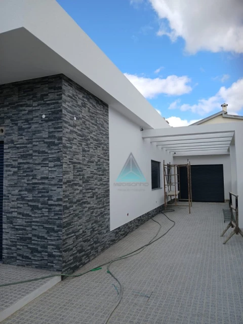 Moradia T4 para Venda em Fernao Ferro