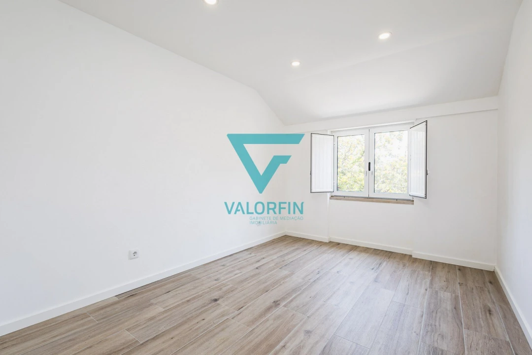 Moradia T4 para Venda em Alcobaça e Vestiaria Foto 19