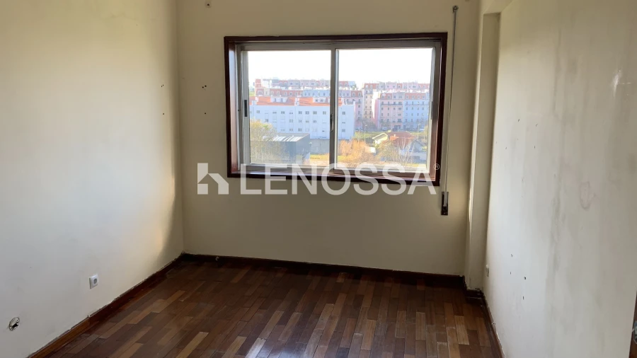 Apartamento T3 para Venda em Vilar de Andorinho Foto 9