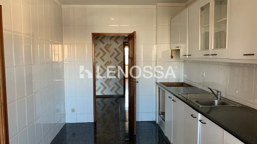 Apartamento T3 para Venda em Vilar de Andorinho Foto 5