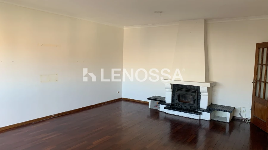 Apartamento T3 para Venda em Vilar de Andorinho Foto 2