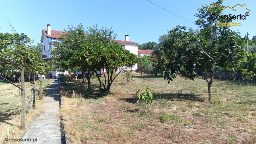 Moradia T5 para Venda em Santiago e São Simão de Litém e Albergaria dos Doze Foto 1