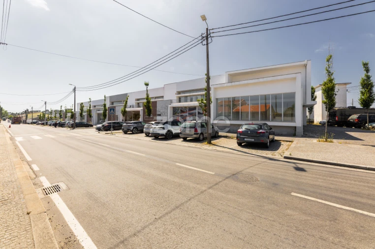 Terreno Comércio / Armazém para Venda em Vila Nova da Telha Foto 38