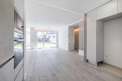 Moradia T3 para Venda em Nossa Senhora da Piedade