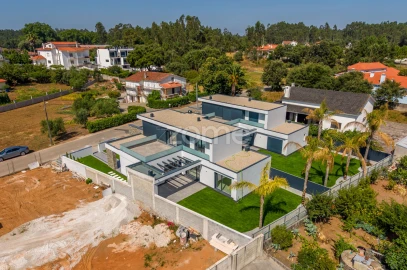 Moradia T3 para Venda em Nossa Senhora da Piedade
