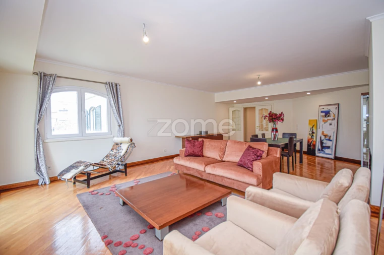 Apartamento T3 para Arrendamento em Carcavelos e Parede Foto 7