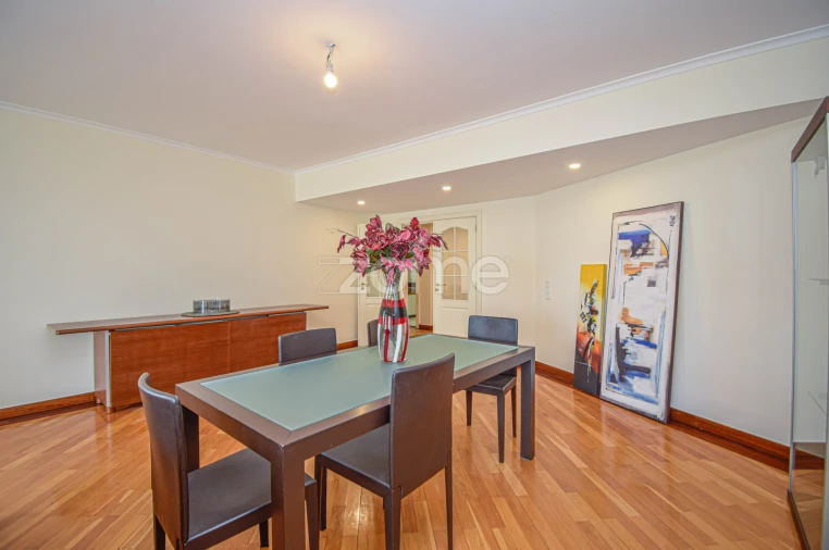 Apartamento T3 para Arrendamento em Carcavelos e Parede Foto 9