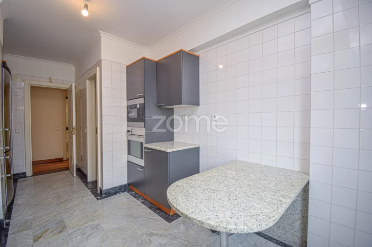 Apartamento T3 para Arrendamento em Carcavelos e Parede Foto 23