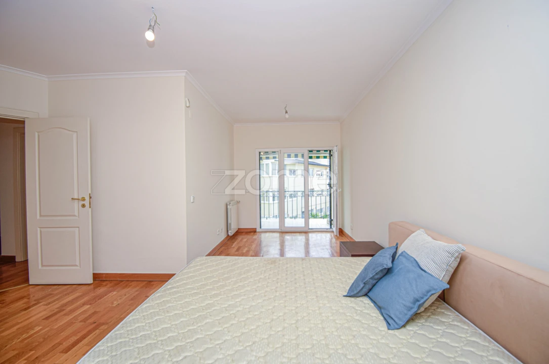 Apartamento T3 para Arrendamento em Carcavelos e Parede Foto 10