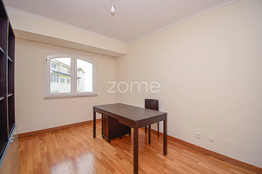 Apartamento T3 para Arrendamento em Carcavelos e Parede Foto 12