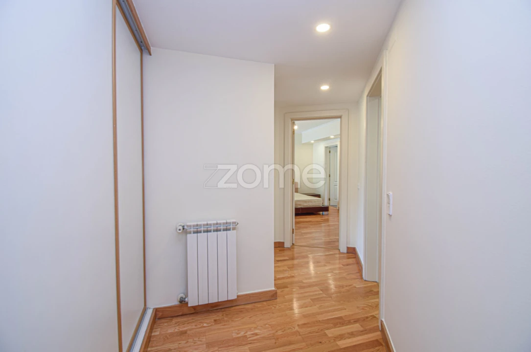 Apartamento T3 para Arrendamento em Carcavelos e Parede Foto 15
