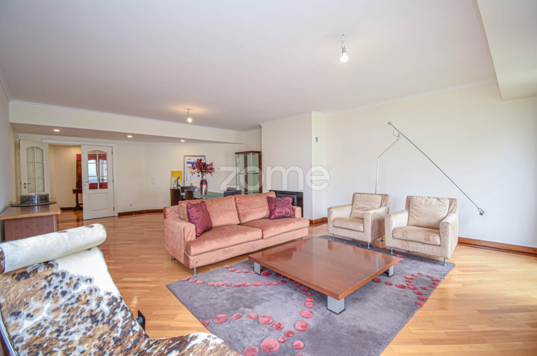 Apartamento T3 para Arrendamento em Carcavelos e Parede Foto 6