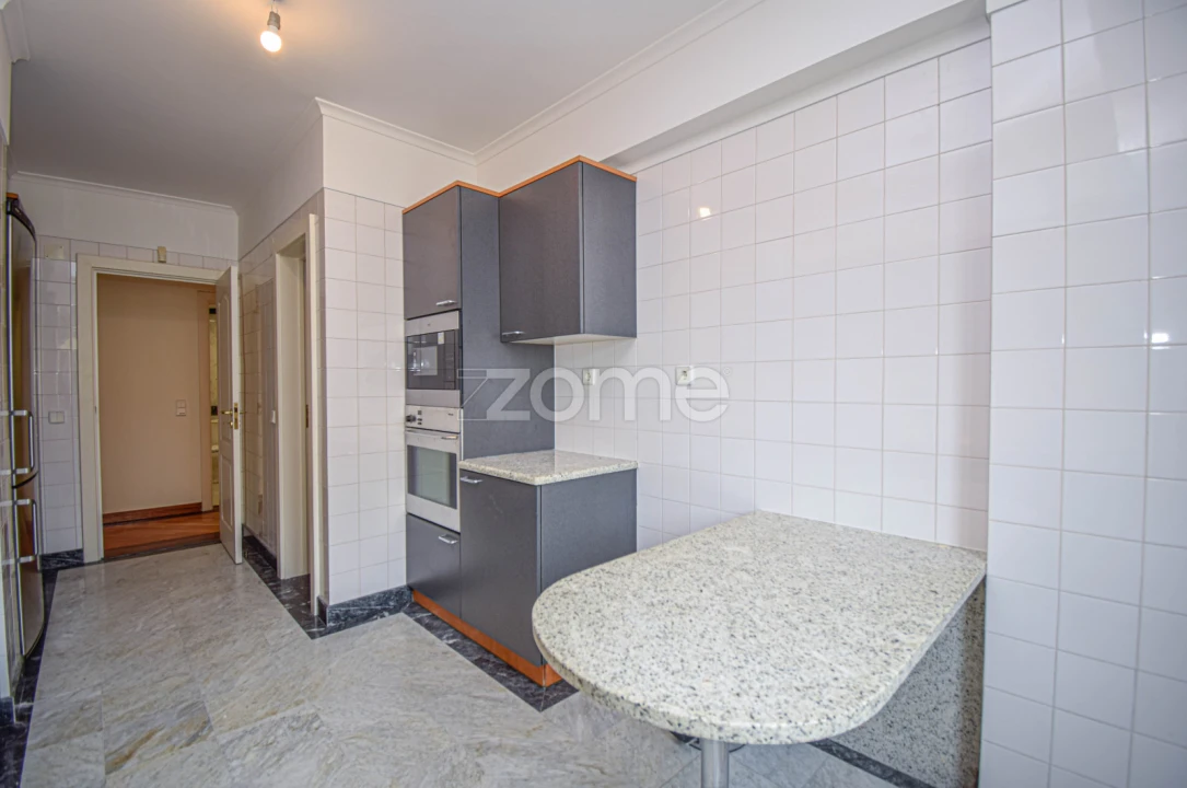 Apartamento T3 para Arrendamento em Carcavelos e Parede Foto 23