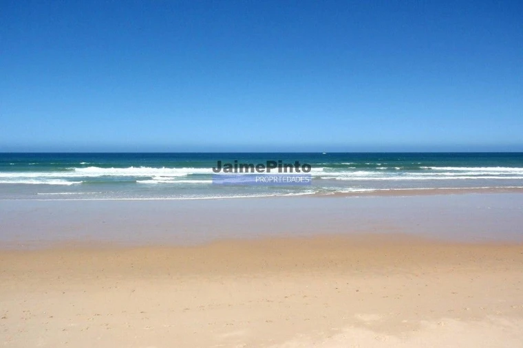 Negócio para Venda em Lagos (São Sebastião e Santa Maria) Foto 2
