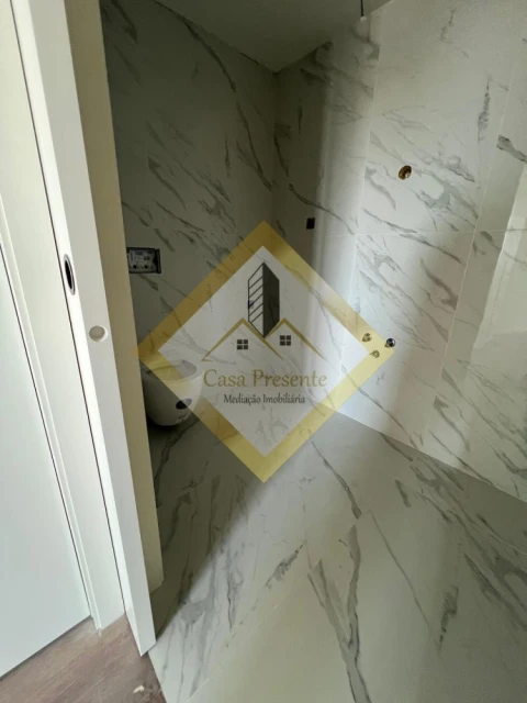 Apartamento T2 para Venda em Mafamude e Vilar do Paraíso
