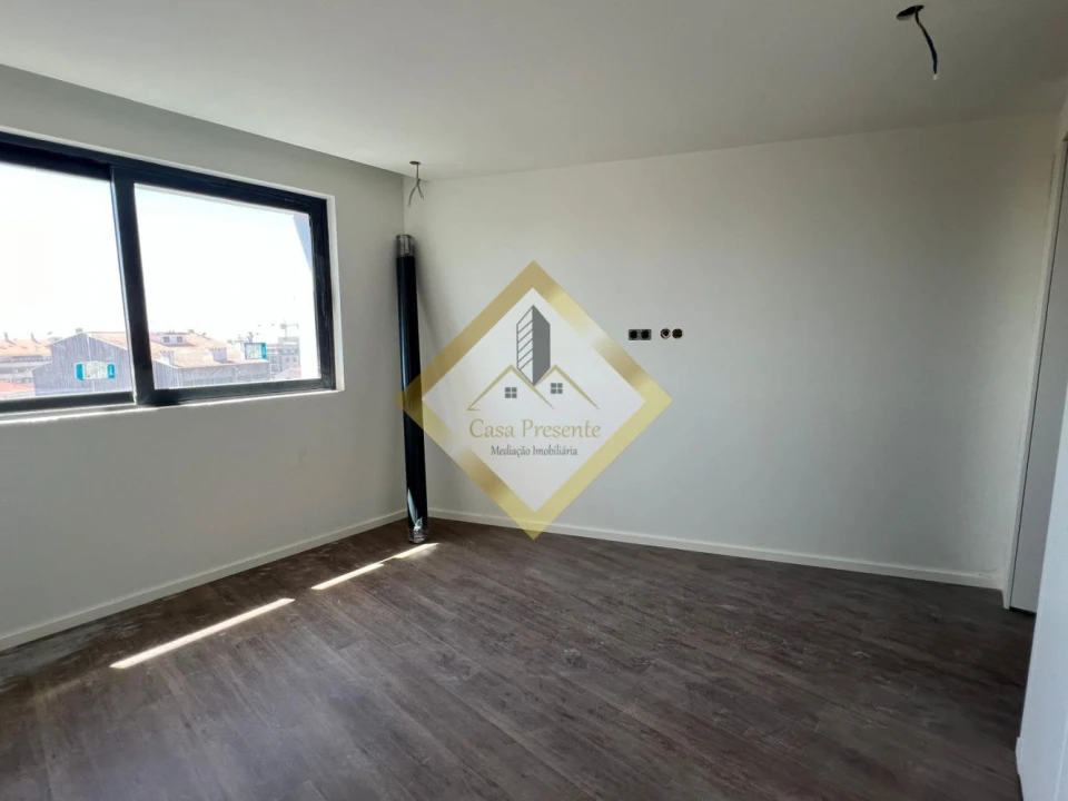 Apartamento T2 para Venda em Mafamude e Vilar do Paraíso Foto 12