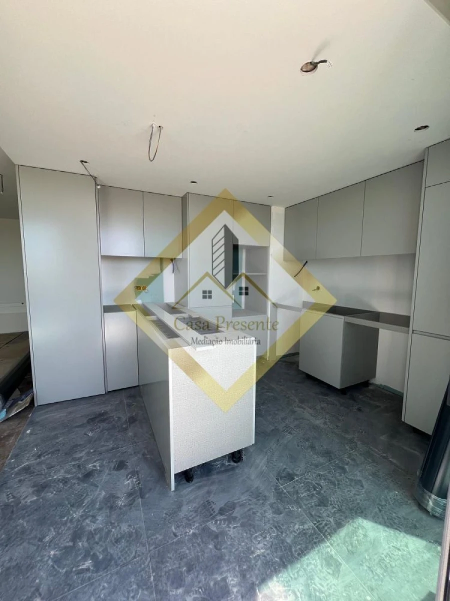 Apartamento T2 para Venda em Mafamude e Vilar do Paraíso Foto 5