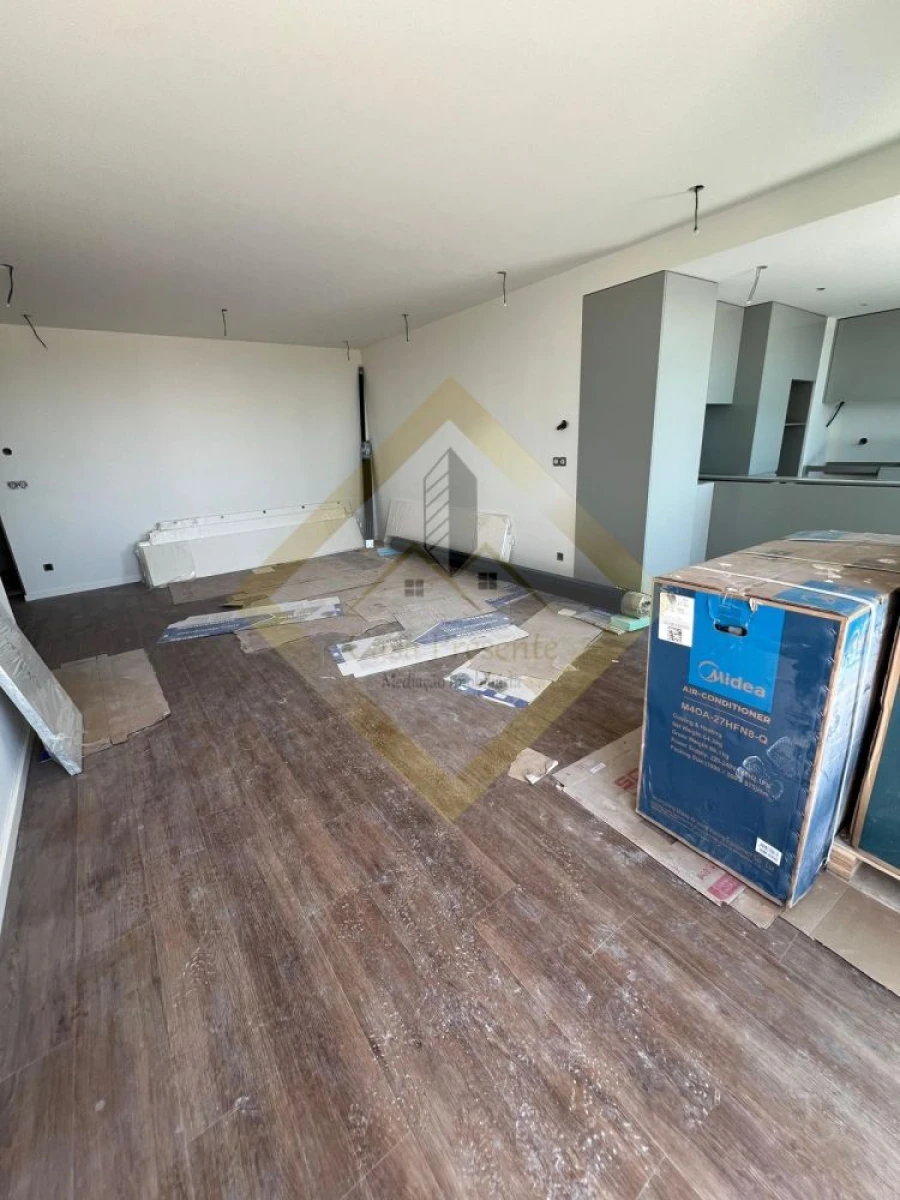 Apartamento T2 para Venda em Mafamude e Vilar do Paraíso Foto 4