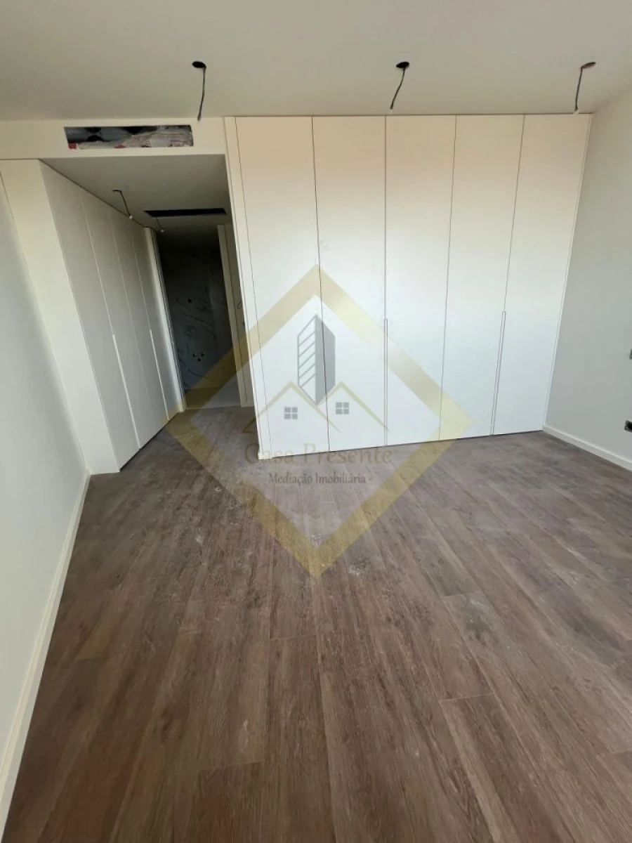 Apartamento T2 para Venda em Mafamude e Vilar do Paraíso Foto 15