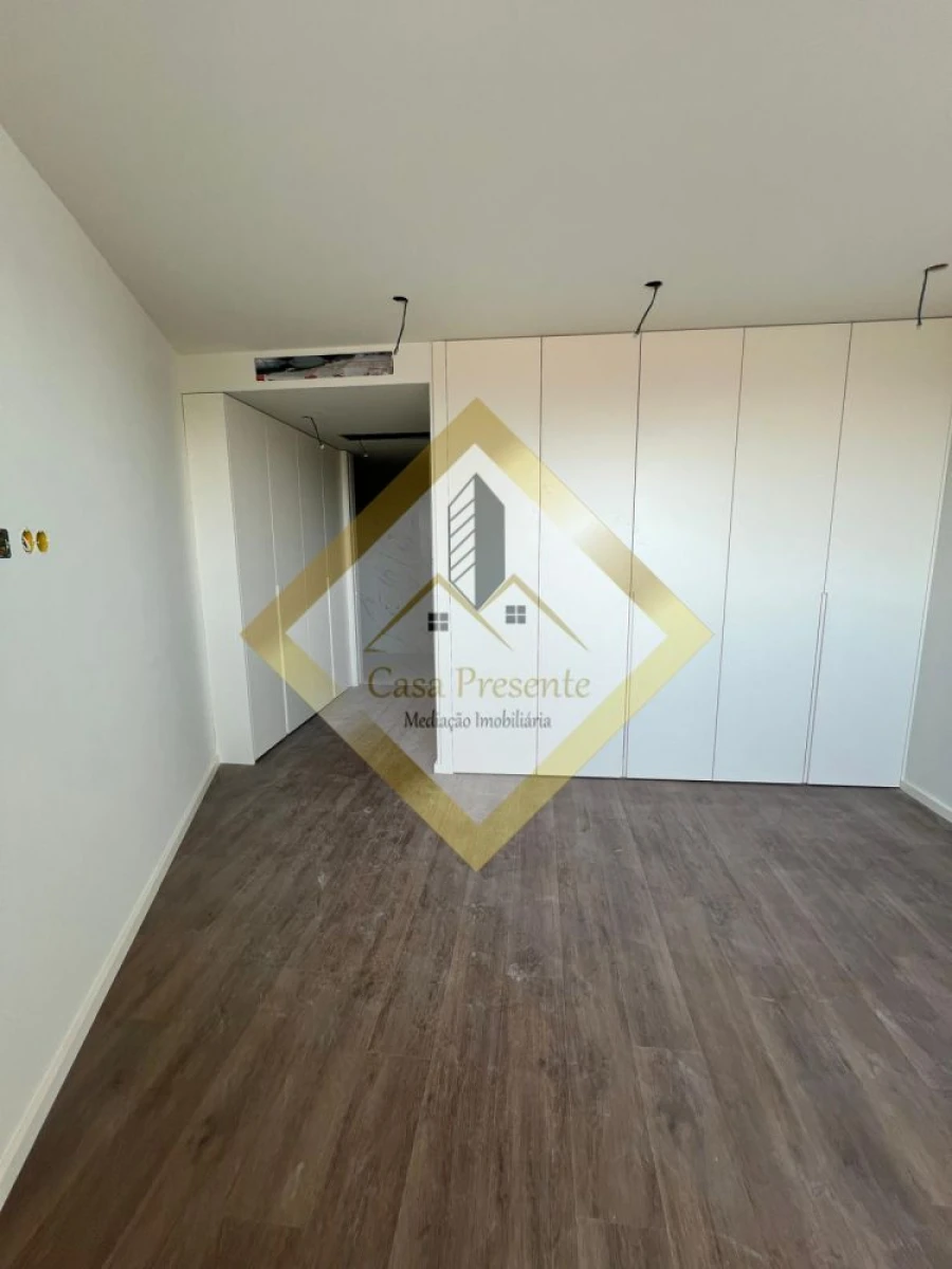 Apartamento T2 para Venda em Mafamude e Vilar do Paraíso Foto 13