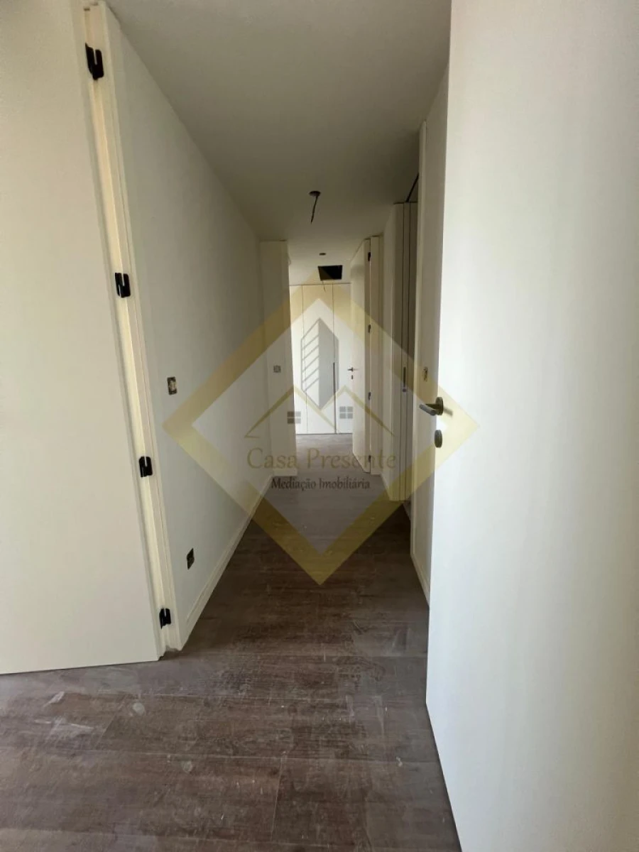 Apartamento T2 para Venda em Mafamude e Vilar do Paraíso Foto 17