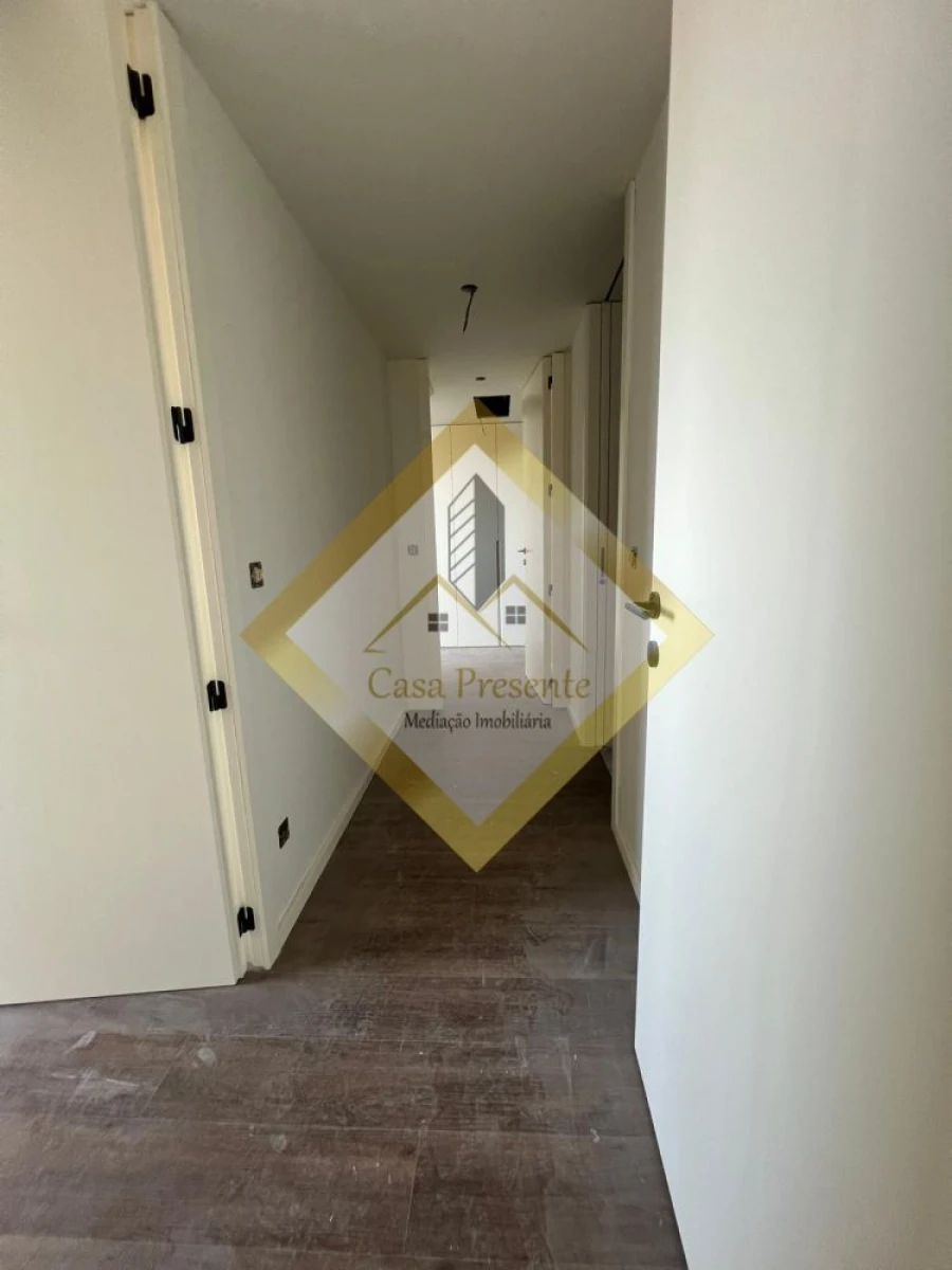 Apartamento T2 para Venda em Mafamude e Vilar do Paraíso Foto 17