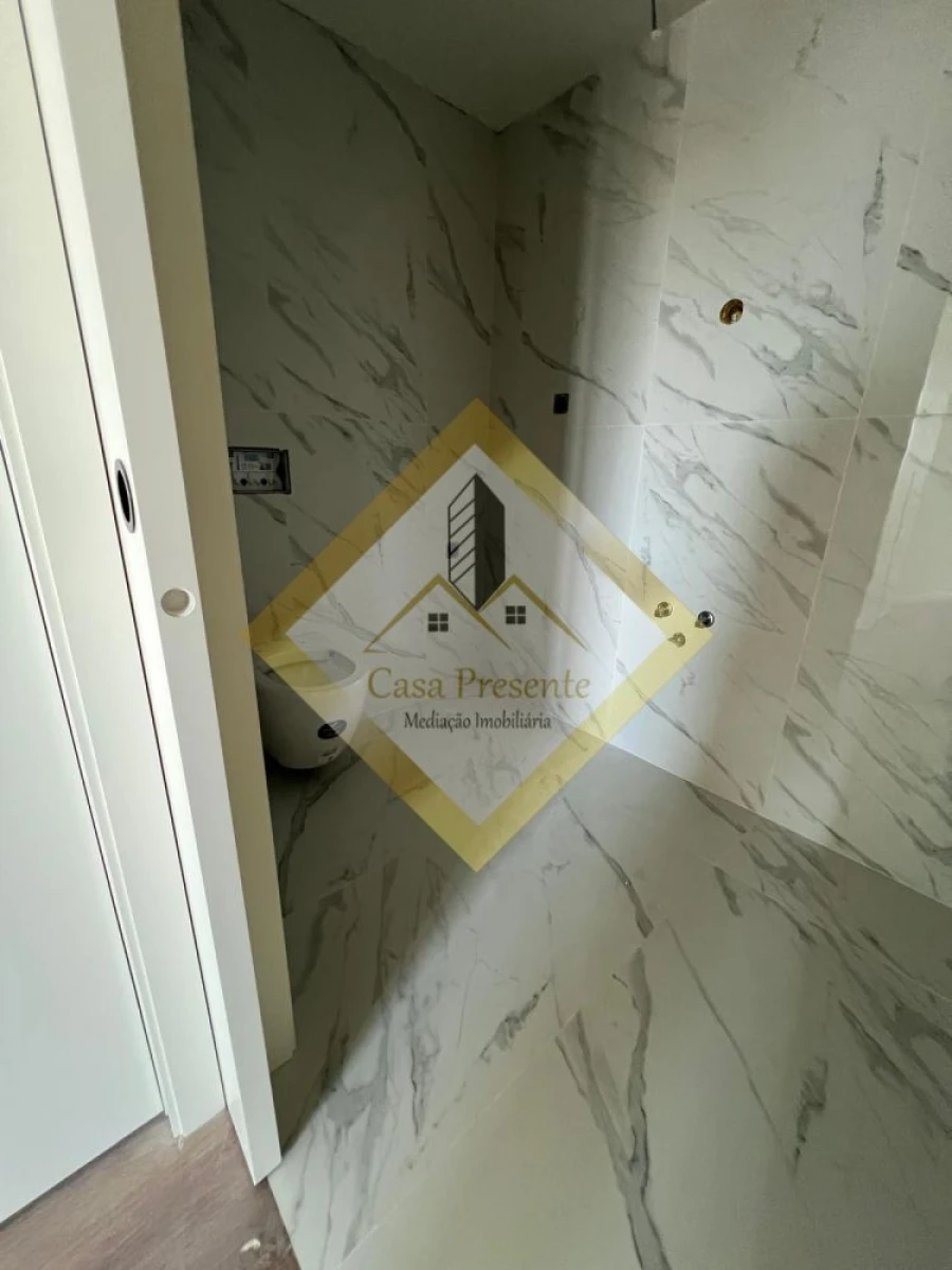 Apartamento T2 para Venda em Mafamude e Vilar do Paraíso Foto 9