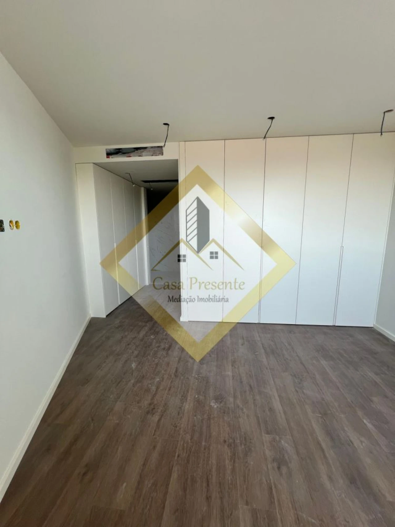 Apartamento T2 para Venda em Mafamude e Vilar do Paraíso Foto 13