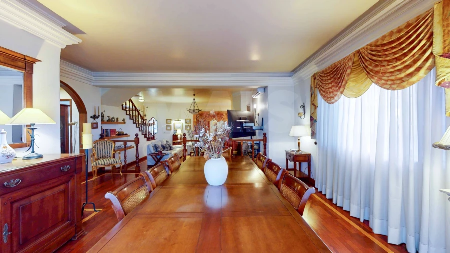 Moradia T4 para Venda em Ramada e Caneças Foto 3