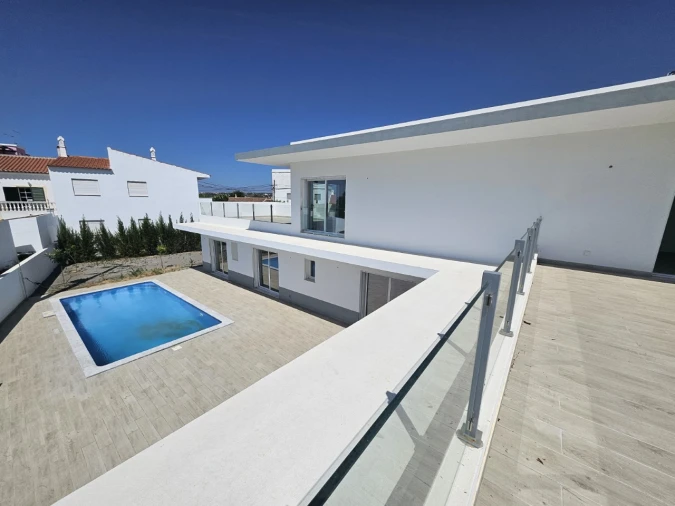 Moradia T4 para Venda em Altura Foto 3