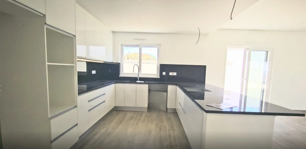 Moradia T4 para Venda em Altura Foto 6