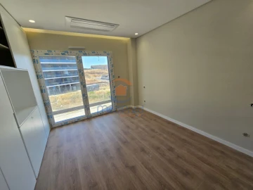 Apartamento T4 para Venda em Santo António dos Cavaleiros e Frielas