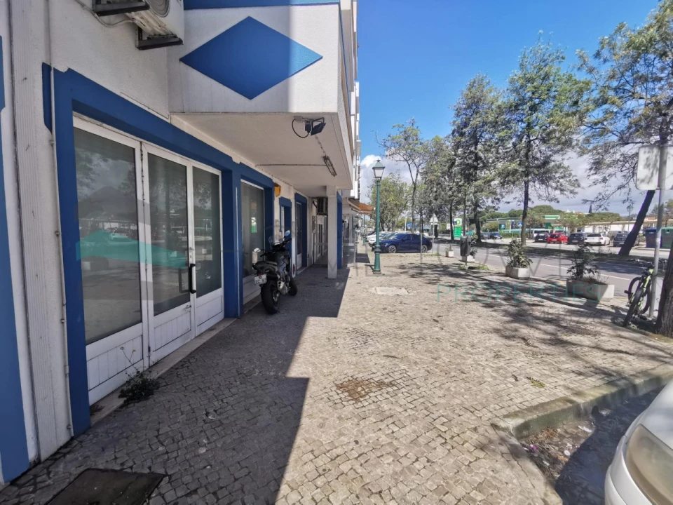 Negócio para Venda em Quarteira Foto 8