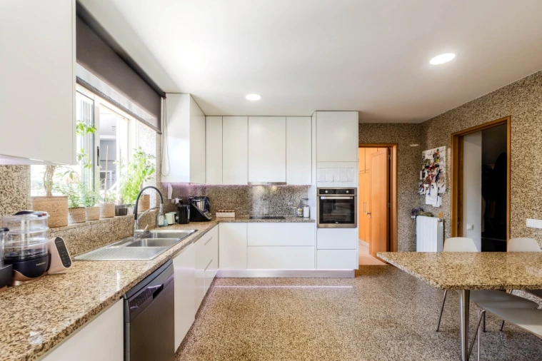 Moradia T4 para Venda em Moreira de Conegos Foto 5