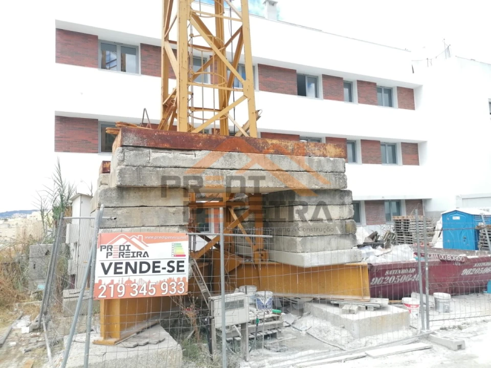 Apartamento T3 para Venda em Camarate, Unhos e Apelação Foto 7