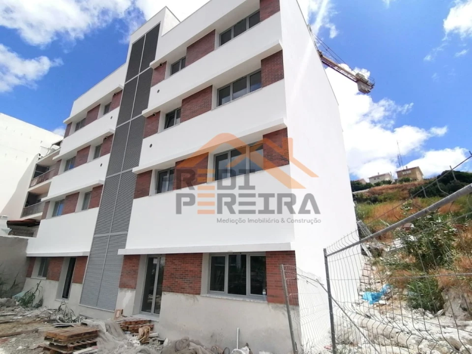 Apartamento T3 para Venda em Camarate, Unhos e Apelação Foto 8