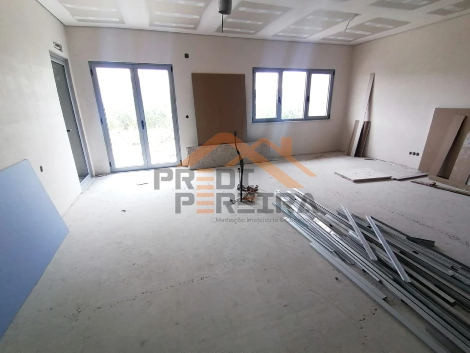 Apartamento T3 para Venda em Camarate, Unhos e Apelação Foto 18