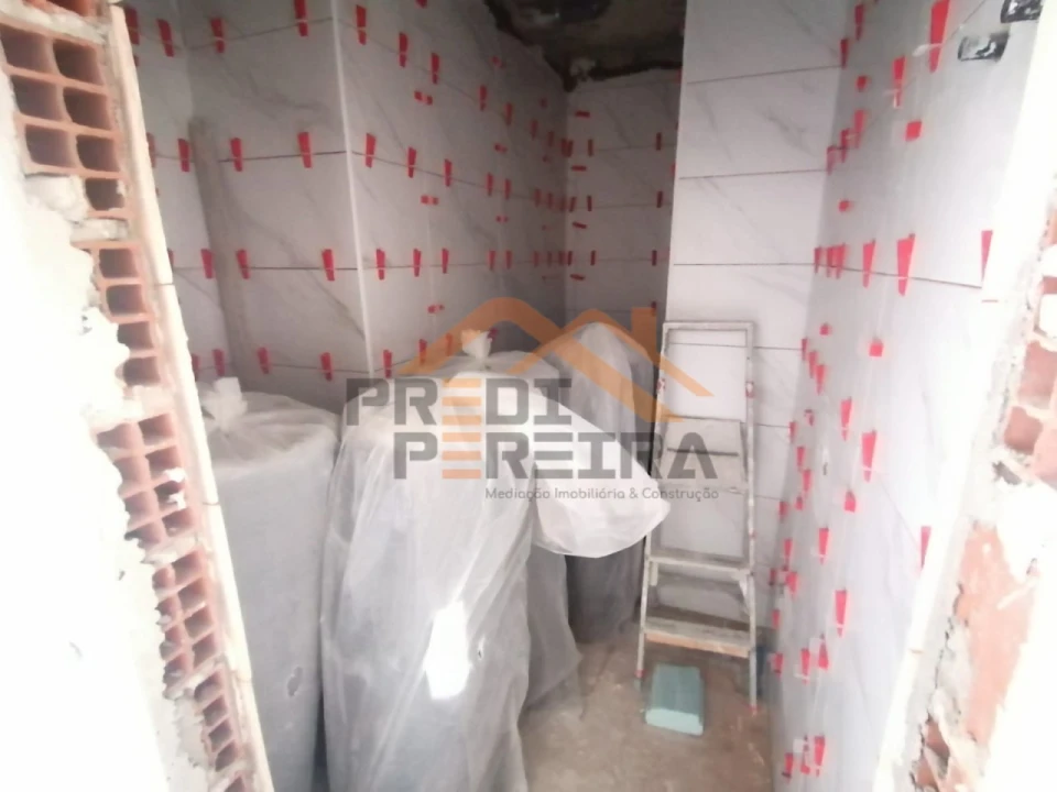 Apartamento T3 para Venda em Camarate, Unhos e Apelação Foto 25