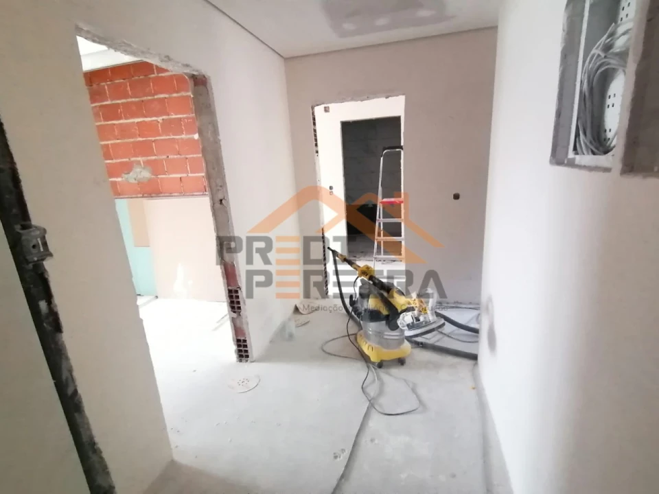 Apartamento T3 para Venda em Camarate, Unhos e Apelação Foto 30