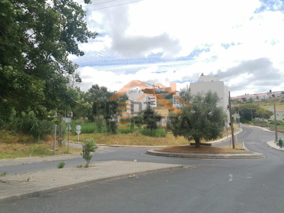 Apartamento T3 para Venda em Camarate, Unhos e Apelação Foto 35