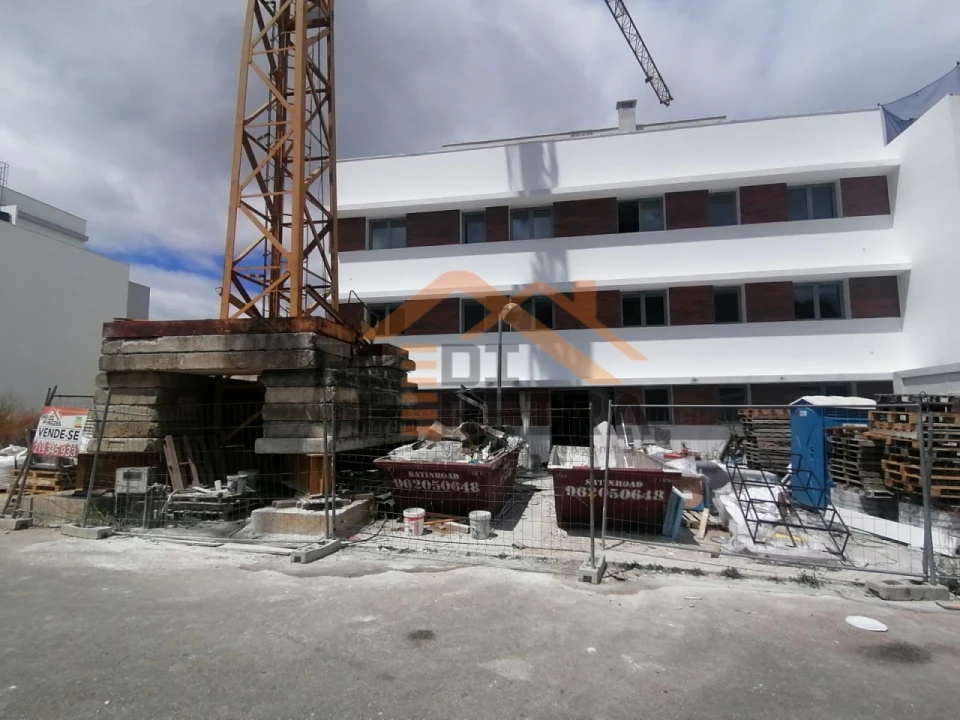 Apartamento T3 para Venda em Camarate, Unhos e Apelação Foto 36