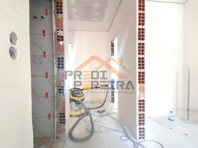 Apartamento T3 para Venda em Camarate, Unhos e Apelação Foto 23