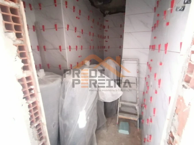 Apartamento T3 para Venda em Camarate, Unhos e Apelação Foto 25