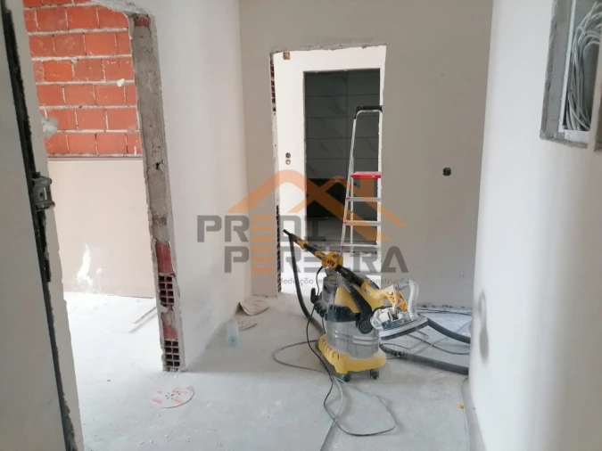 Apartamento T3 para Venda em Camarate, Unhos e Apelação Foto 33