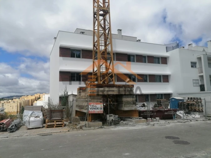 Apartamento T3 para Venda em Camarate, Unhos e Apelação Foto 3