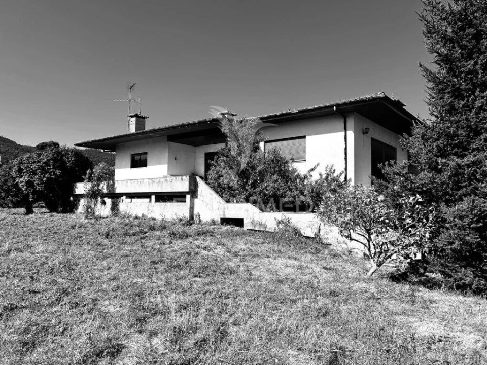 Moradia T7 para Venda em Vermoim Foto 1